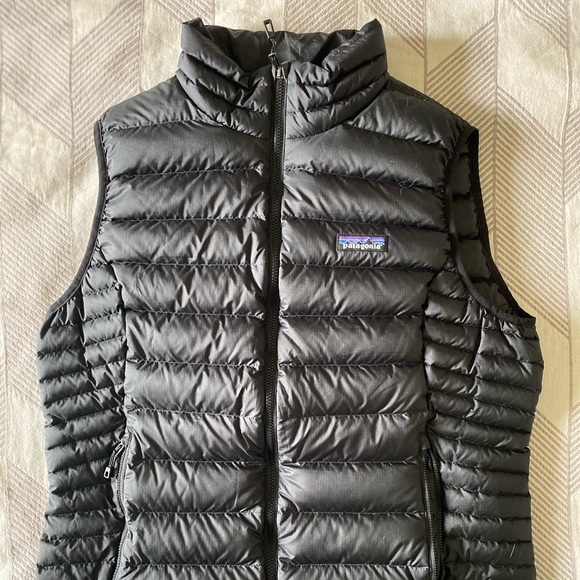 Patagonia Jackets & Blazers - Patagonia women’s down sweater vest